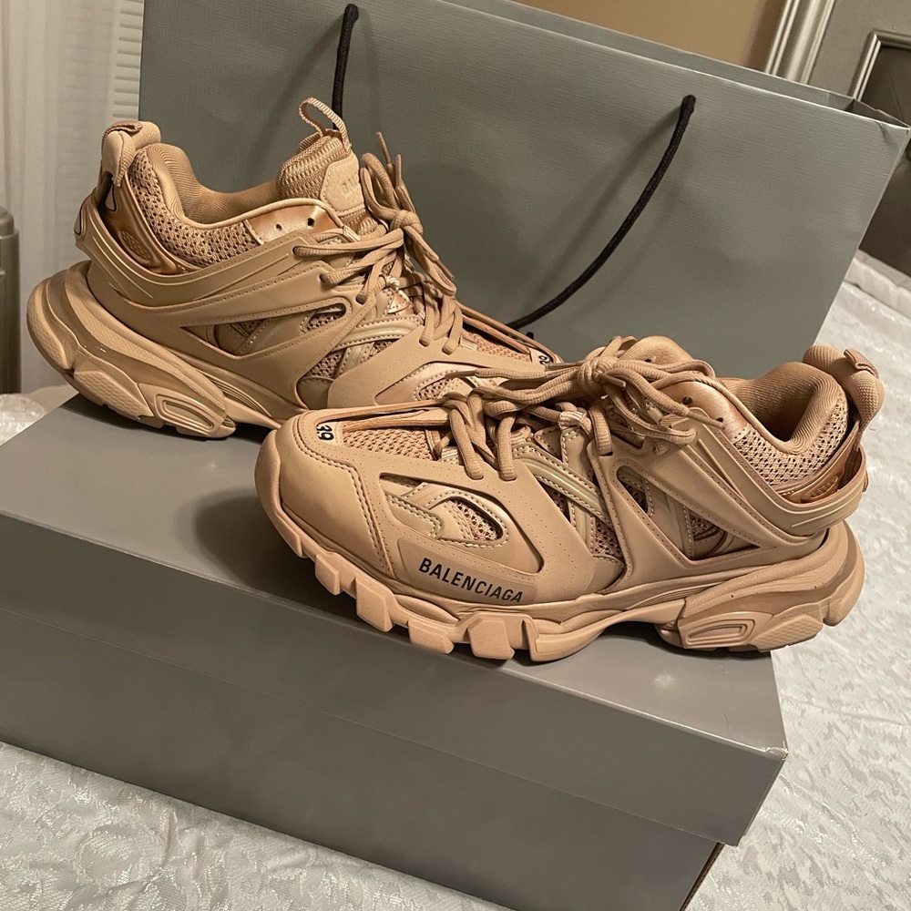 SOLD!!!!! Balenciaga Tech Track women’s sneakers